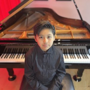 Maurizio (Small)